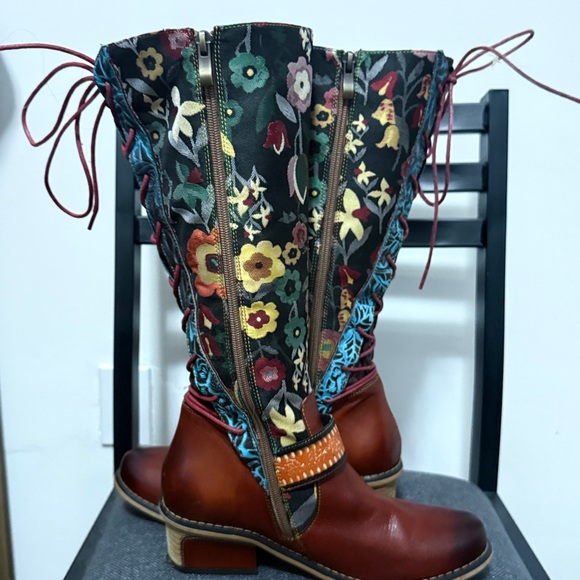 SOFFIA | FLORAL TIE-ACCENT KNEE-HIGH LEATHER BOOTS - Picture 10 of 12